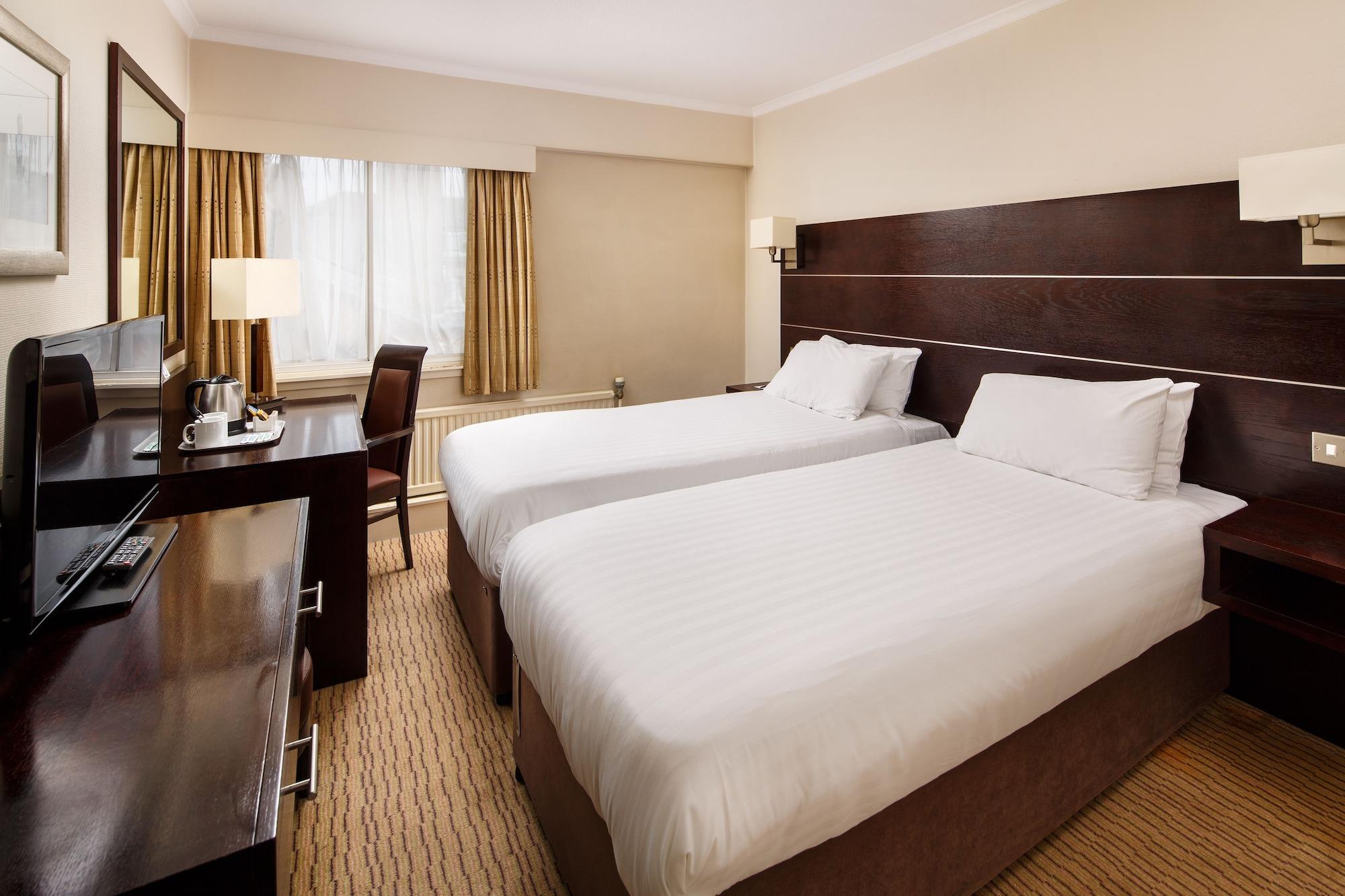 Mercure Leeds Parkway Hotel Exterior foto