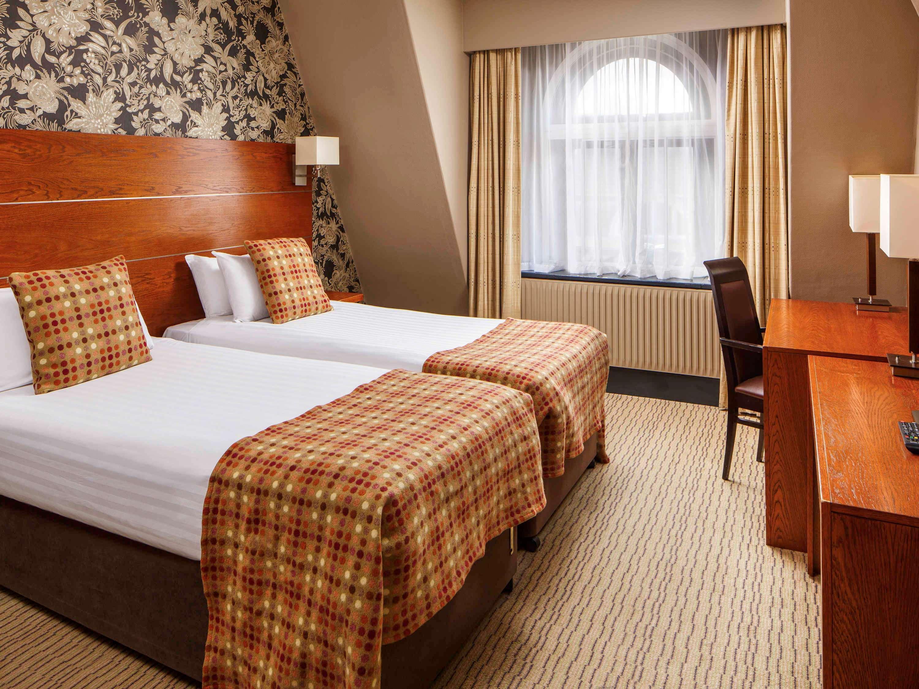 Mercure Leeds Parkway Hotel Exterior foto