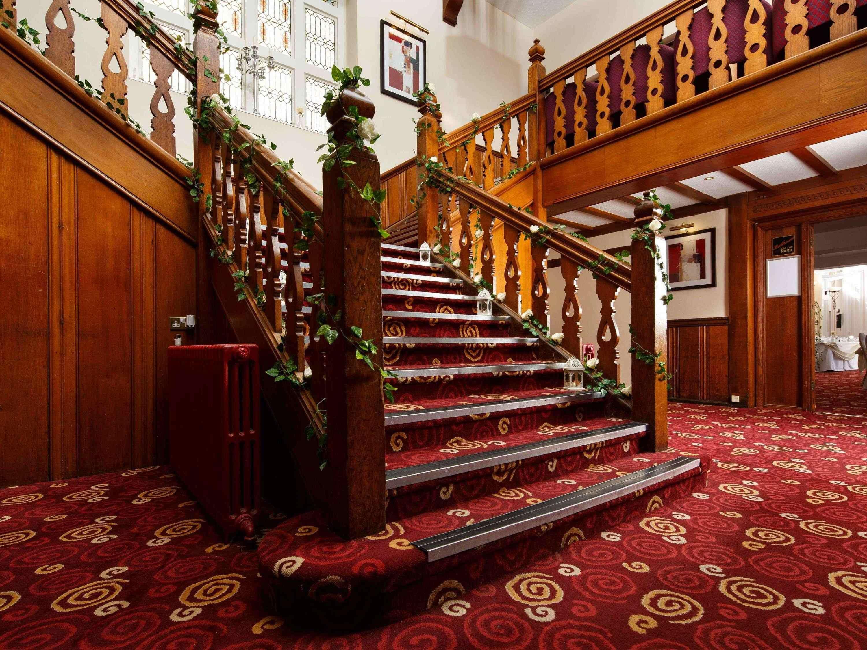 Mercure Leeds Parkway Hotel Exterior foto
