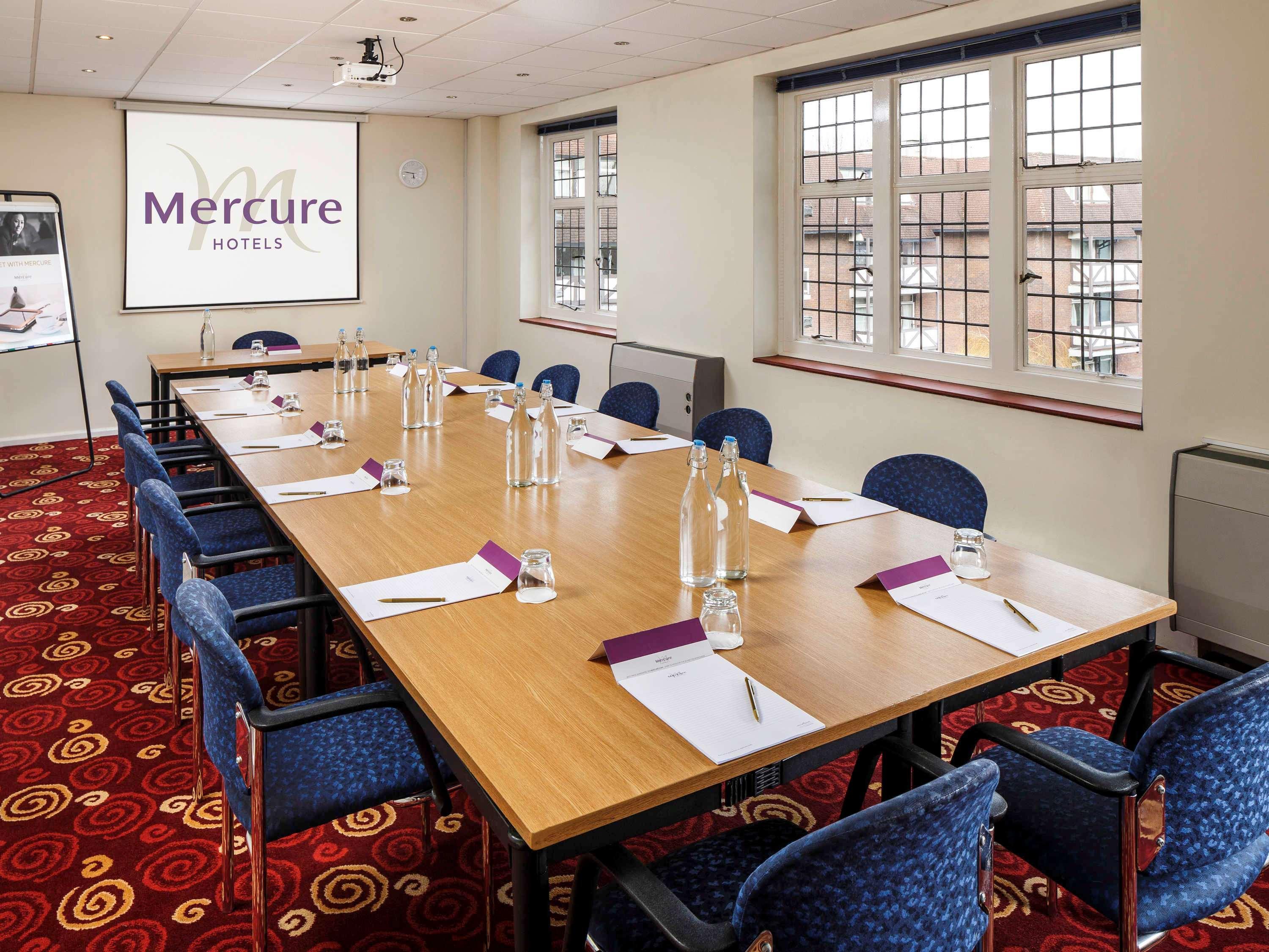 Mercure Leeds Parkway Hotel Exterior foto