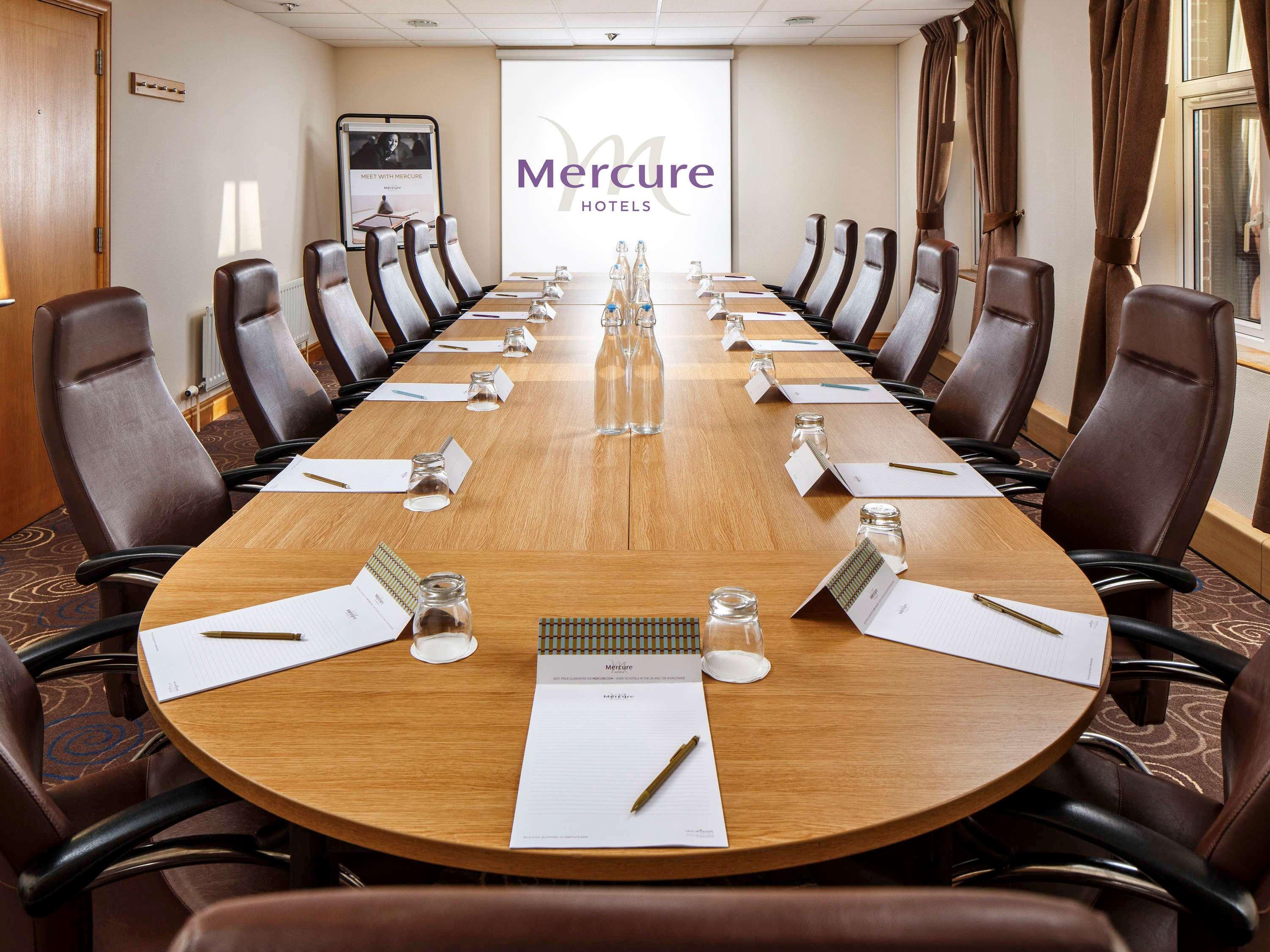 Mercure Leeds Parkway Hotel Exterior foto