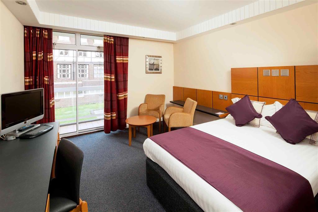 Mercure Leeds Parkway Hotel Exterior foto